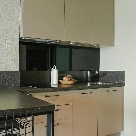 公寓 Surfer Caravan Gastro Pub Suites- Adults Only