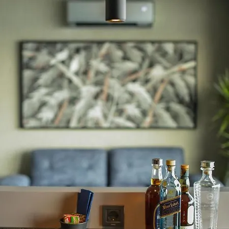 Surfer Caravan Gastro Pub Suites- Adults Only * 博德鲁姆