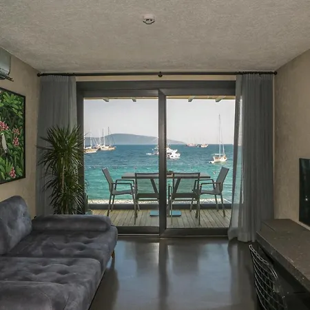 Surfer Caravan Gastro Pub Suites- Adults Only 公寓