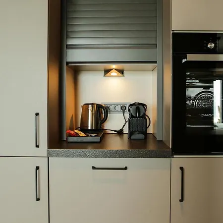 Surfer Caravan Gastro Pub Suites- Adults Only 博德鲁姆