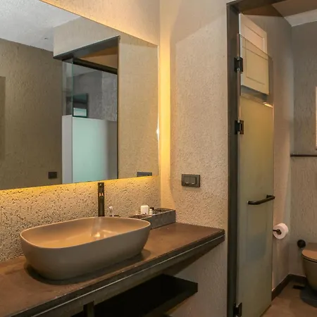 Surfer Caravan Gastro Pub Suites- Adults Only * 博德鲁姆