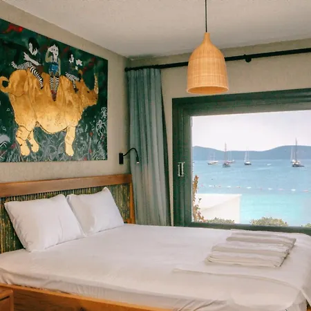 Surfer Caravan Gastro Pub Suites- Adults Only 博德鲁姆