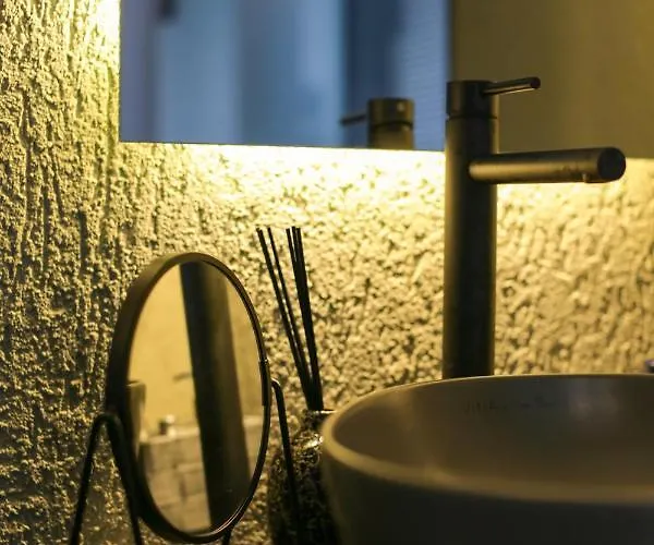 Апартаменты Surfer Caravan Gastro Pub Suites- Adults Only Бодрум