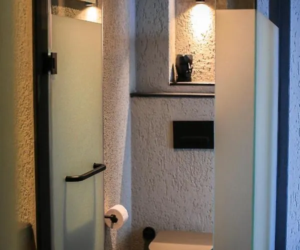 Апартаменты Surfer Caravan Gastro Pub Suites- Adults Only *