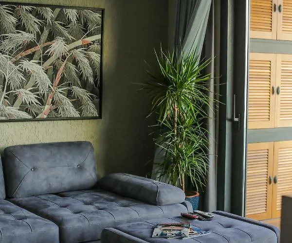 Апартаменты Surfer Caravan Gastro Pub Suites- Adults Only