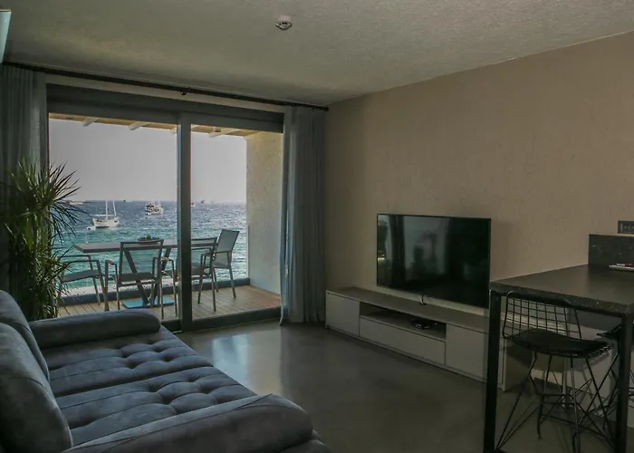 Surfer Caravan Gastro Pub Suites- Adults Only Апартаменты