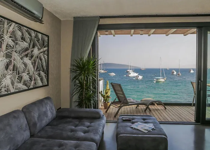 Апартаменты Surfer Caravan Gastro Pub Suites- Adults Only Бодрум