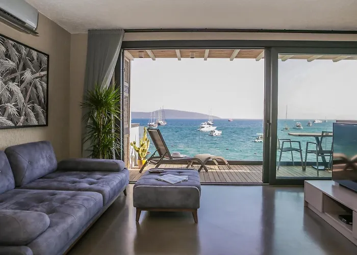 Surfer Caravan Gastro Pub Suites- Adults Only * Бодрум