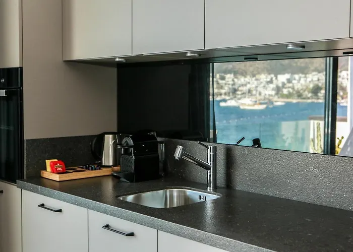 Surfer Caravan Gastro Pub Suites- Adults Only * Бодрум