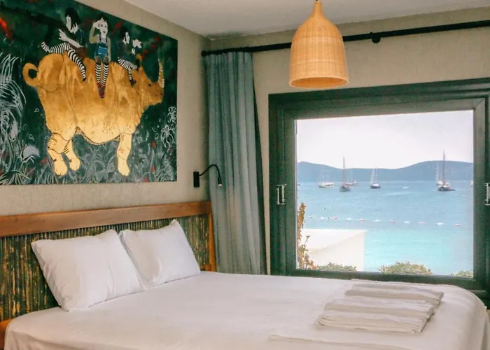 Surfer Caravan Gastro Pub Suites- Adults Only Бодрум