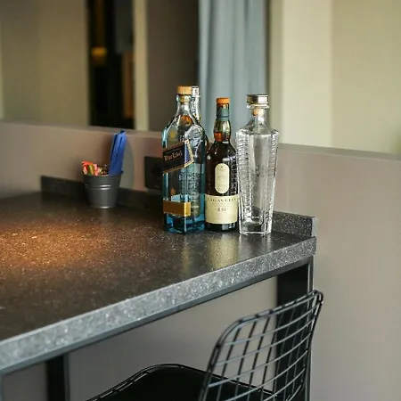 Surfer Caravan Gastro Pub Suites- Adults Only