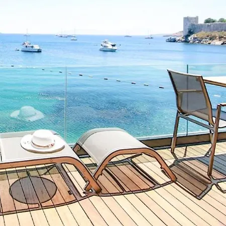 Surfer Caravan Gastro Pub Suites- Adults Only * Bodrum