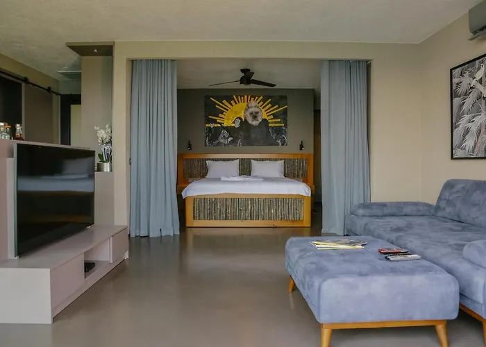 Surfer Caravan Gastro Pub Suites- Adults Only Apartmán