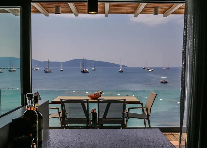 Surfer Caravan Gastro Pub Suites- Adults Only Apartmán *