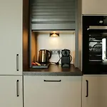 Surfer Caravan Gastro Pub Suites- Adults Only Αλικαρνασσός