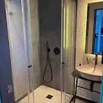 Surfer Caravan Gastro Pub Suites- Adults Only