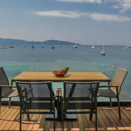Surfer Caravan Gastro Pub Suites- Adults Only 博德鲁姆