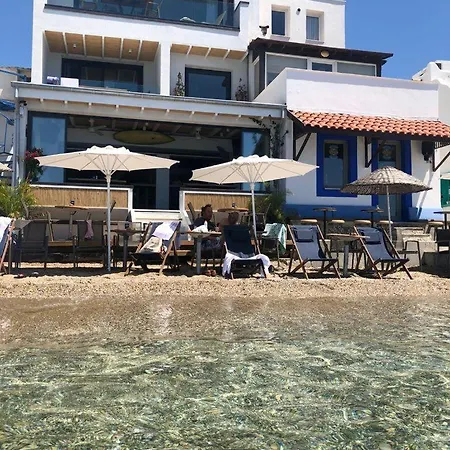 Surfer Caravan Gastro Pub Suites- Adults Only * Αλικαρνασσός